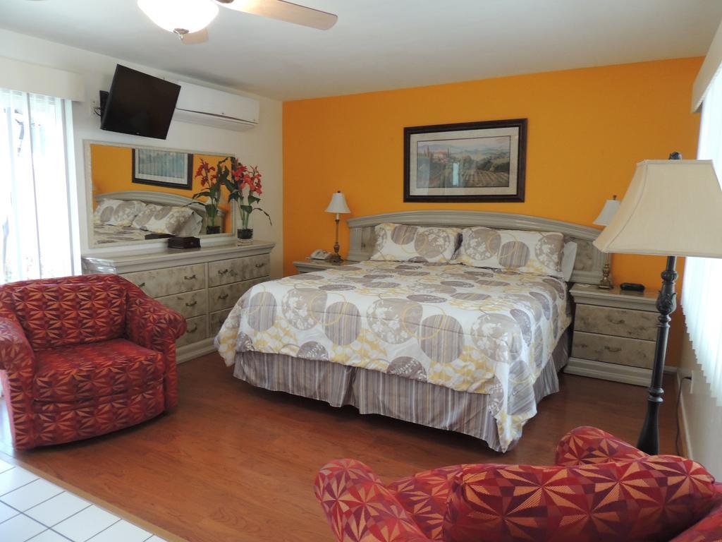 Casa Larrea Inn Палм Дезърт Екстериор снимка